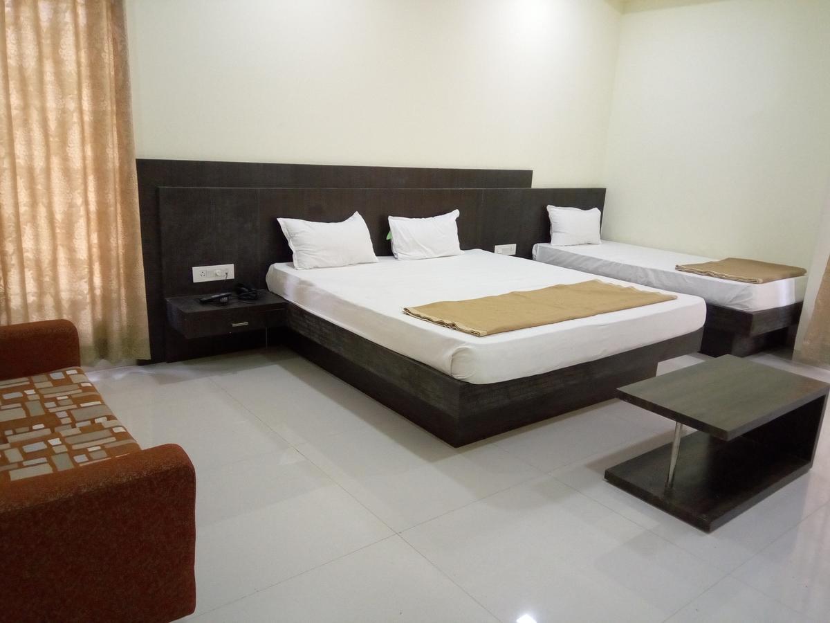 Casa Green Hotel Shirdi Esterno foto