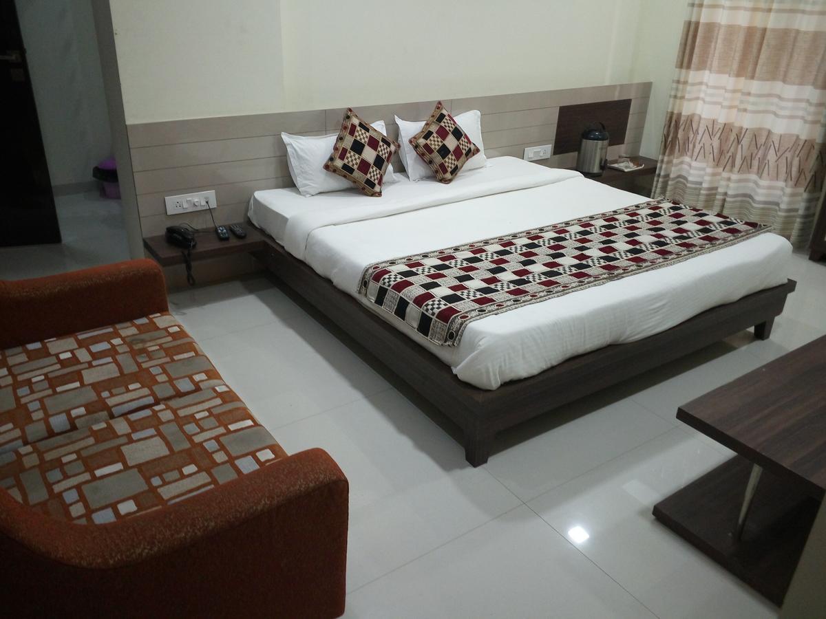 Casa Green Hotel Shirdi Esterno foto