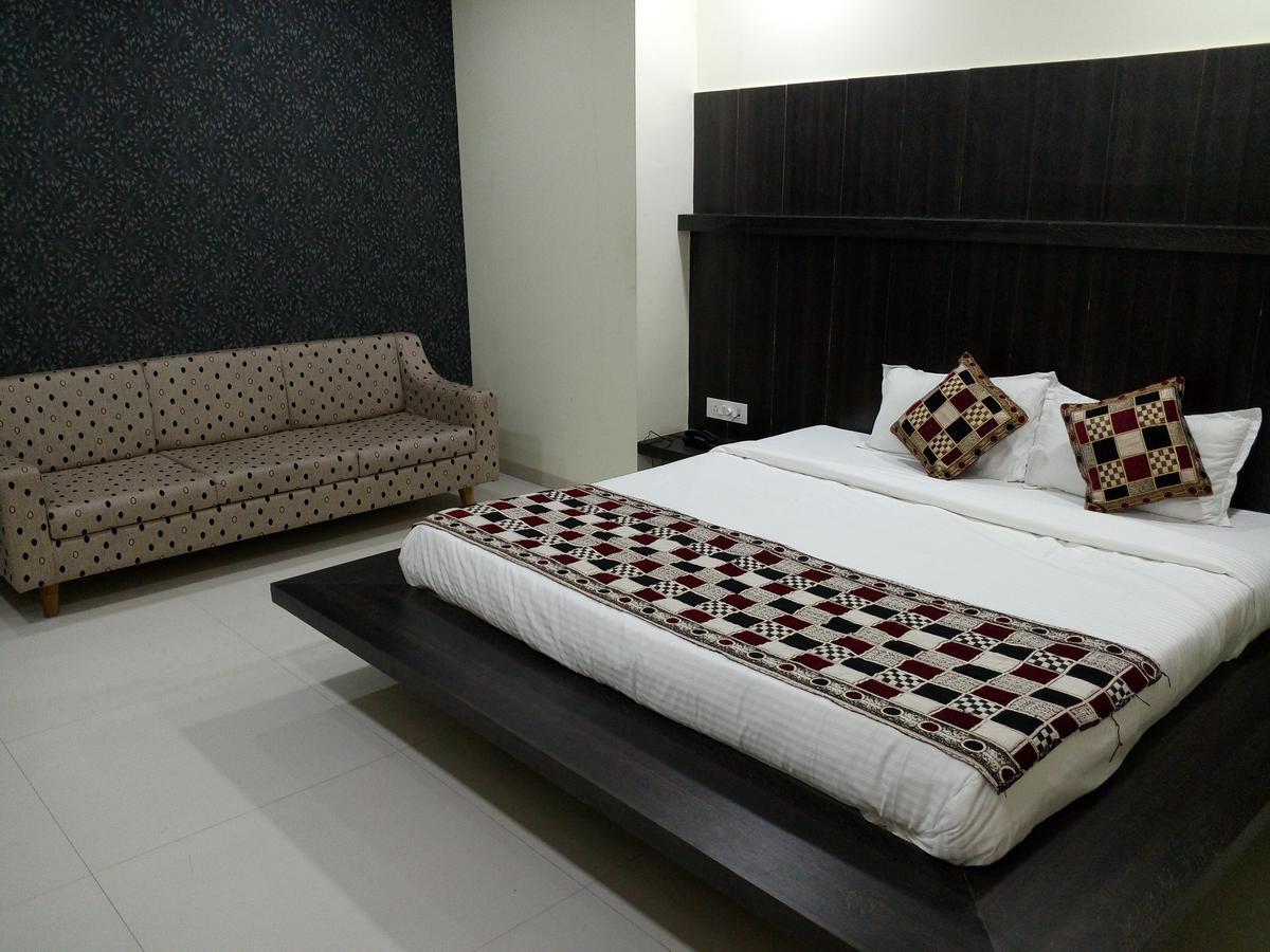Casa Green Hotel Shirdi Esterno foto