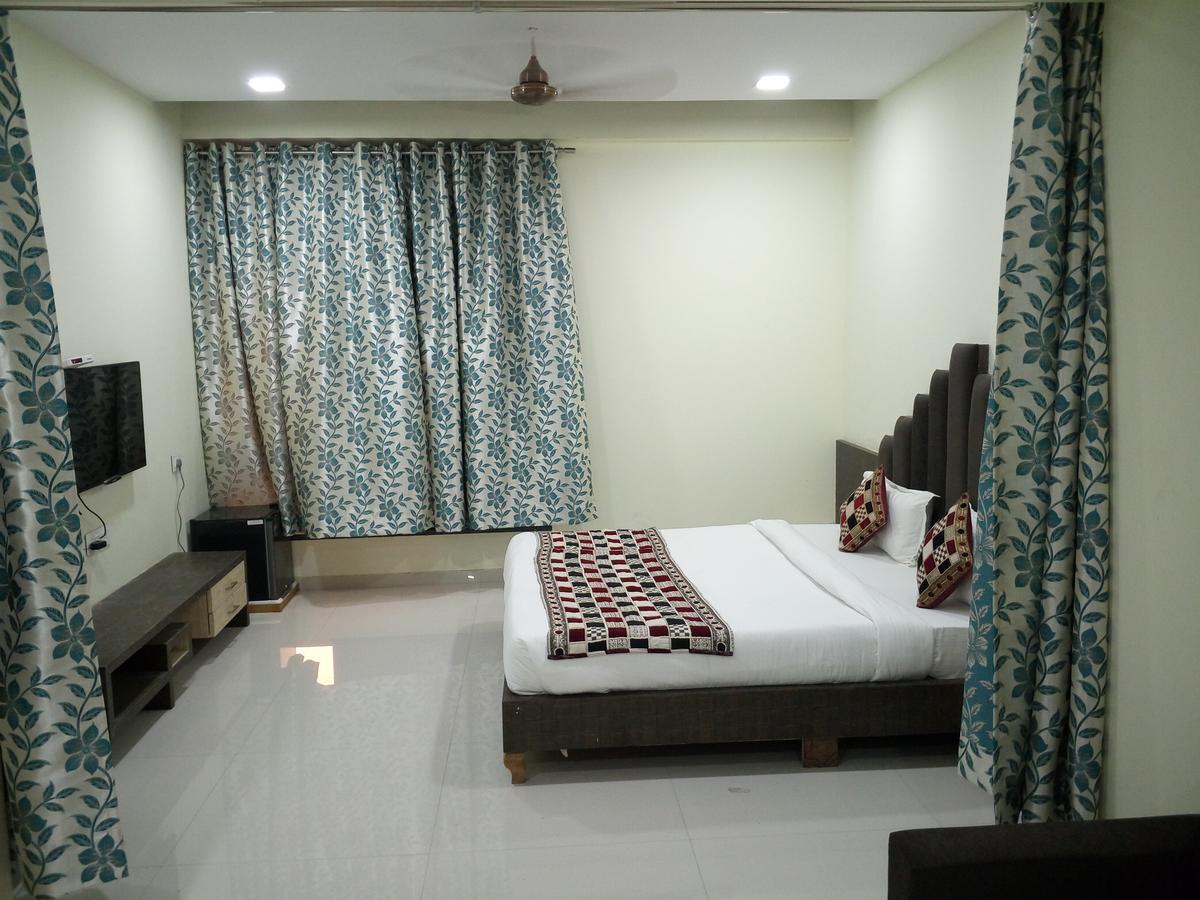 Casa Green Hotel Shirdi Esterno foto