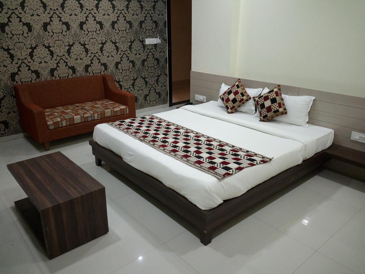 Casa Green Hotel Shirdi Esterno foto